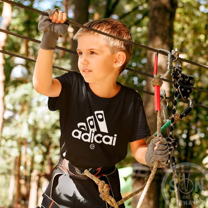 camiseta para niño adicai - negra