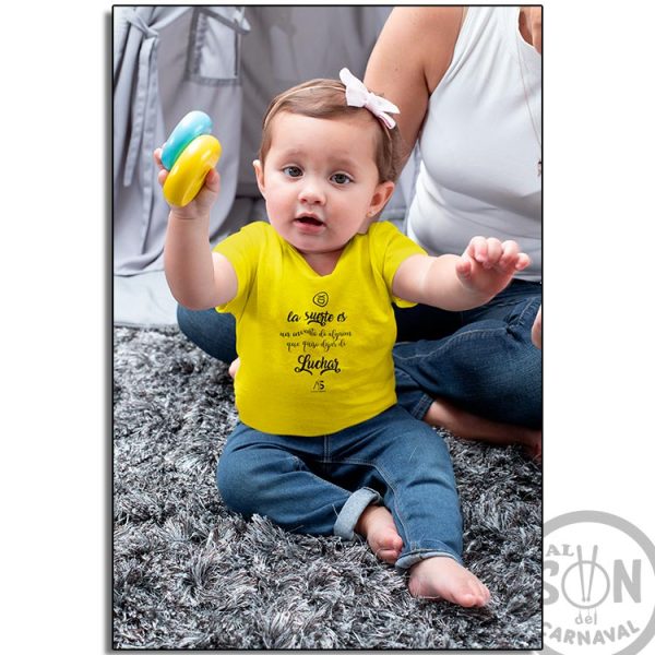 camiseta bebe la suerte es un invento amarillo