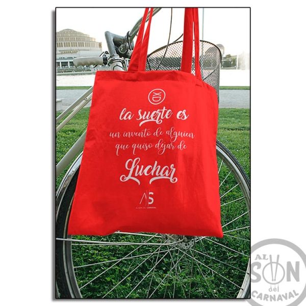 tote bag la suerte es un invento rojo