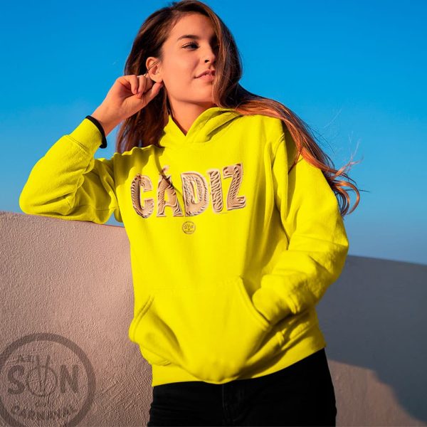 sudadera arena de cadiz con capucha amarilla